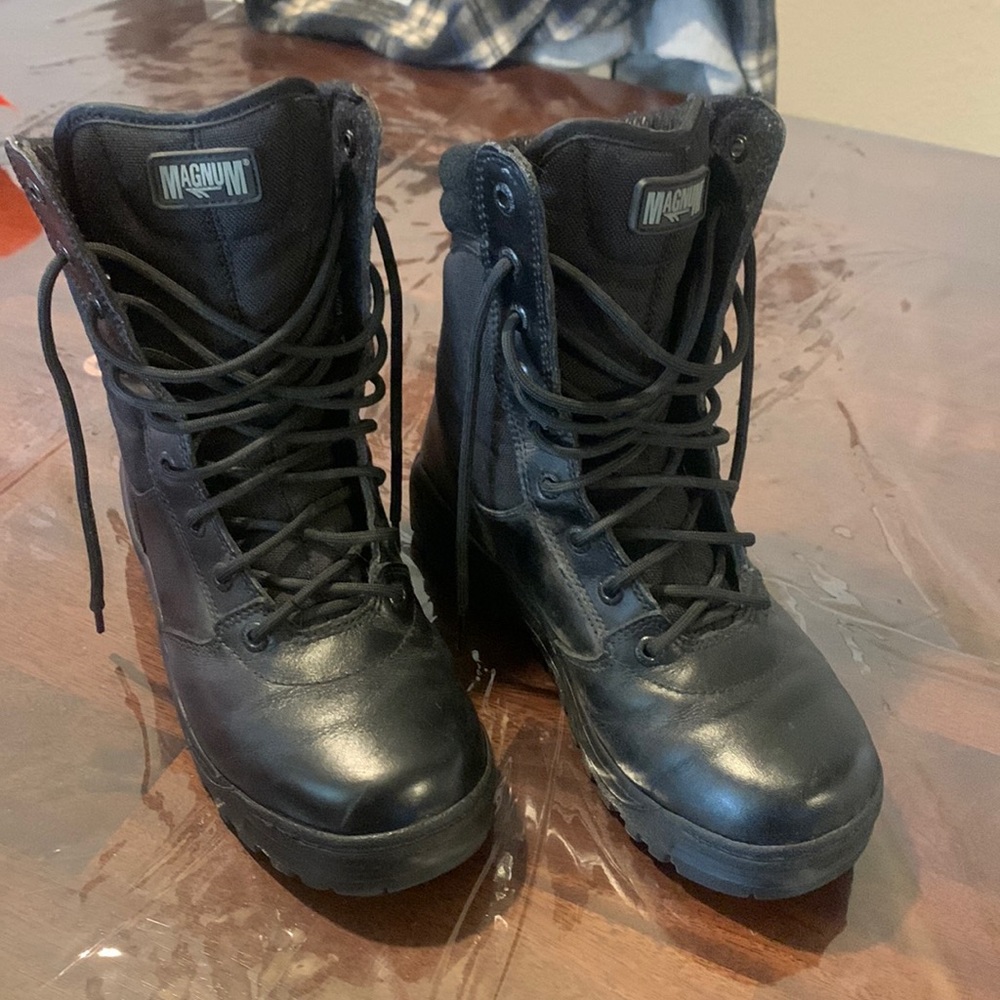 Women’s tactical magnum boots size 7
